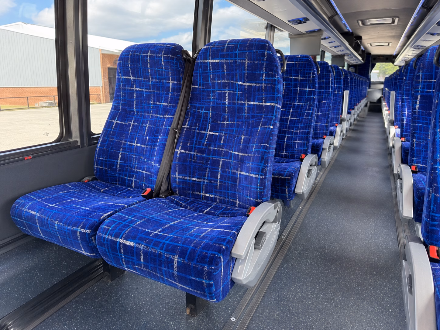 guest shuttle buses to the reef the grand and long beach venues