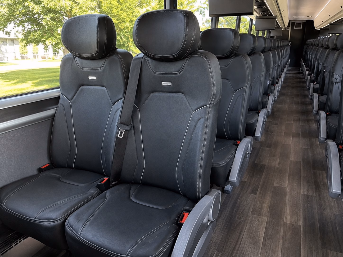 malibu wine country buses from carson on mulholland highway